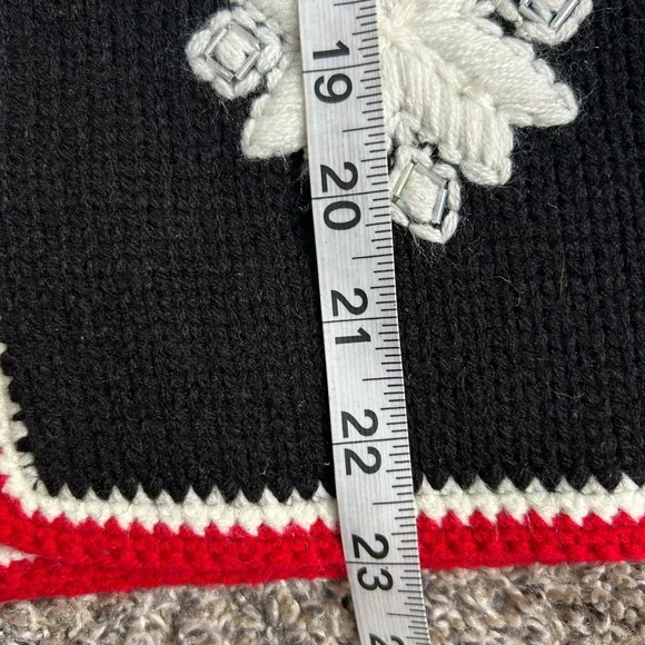 Christopher & Banks Hand Crochet Vintage Snowflake Vest size XL - Picture 7 of 8